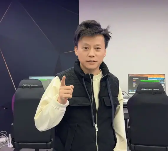 DXRACER—Official Partnerships with Yu Qilin "Genius Boy" Training Camp 